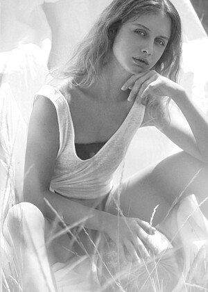 Superbe Models Amelie Lou Hoser Shaved Xxx Pics jpg 9