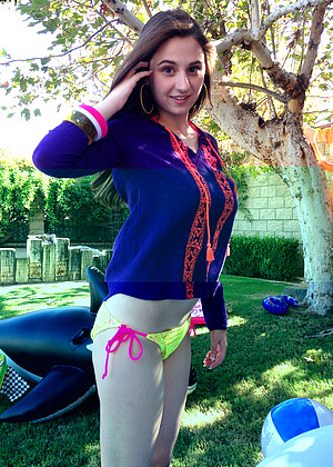 Teen Fidelity Elektra Rose Ryan Madison Thicknbustycom Outdoor Flying Xxxjizz jpg 5