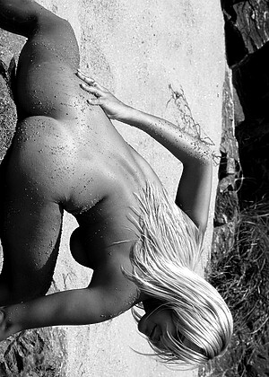 The Life Erotic Ameli Mark Beach Sex Video jpg 5