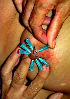 popular tag pichunter n Needles Torture pornpics (1)
