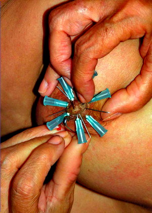  tag pichunter n Needles Torture pornpics (1)