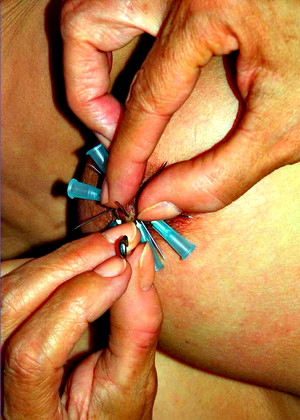 popular tag pichunter n Needle Punishments pornpics (1)