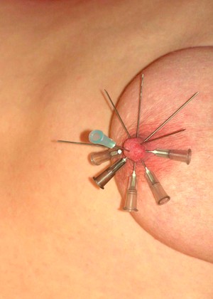 popular tag pichunter n Needle Punishment pornpics (1)