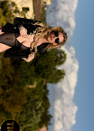 This Is Glamour Saskia Valentine Pinkcilips Sunglasses 3d jpg 13