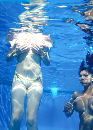 Valory Irene Valory Irene Swimming Big Tits Babetoday jpg 9
