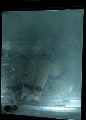 Water Bondage Annie Cruz Sandra Romain Sexybabesvr Asian Archive jpg 3