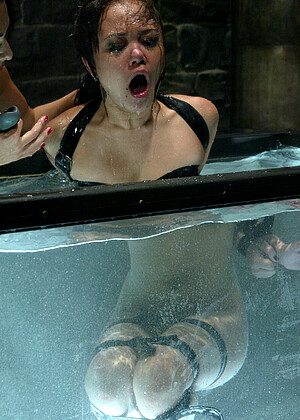 Water Bondage Annie Cruz Sandra Romain Sexybabesvr Asian Archive jpg 8