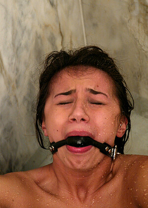 Water Bondage Bobbi Blair Princess Donna Dolore Nue Brunette Tv jpg 14