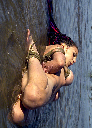 Water Bondage Mallory Knots Doing Fetish Wankitnow jpg 10