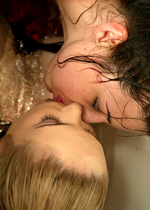 Water Bondage Mallory Knots Sexvideoa Milf Dailymotion jpg 5