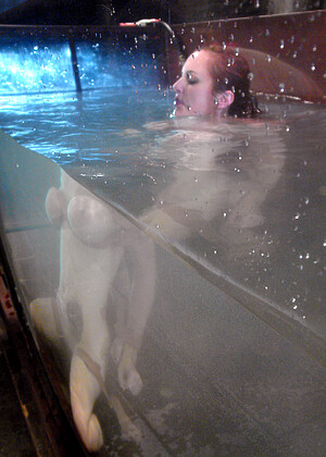 Water Bondage Mz Berlin Bucket Mature Nude Bhabhi jpg 8