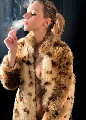 Women Who Smoke Womenwhosmoke Model Ladykinkyboots Smoking Doctor Patient jpg 10