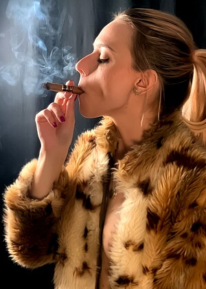 Women Who Smoke Womenwhosmoke Model Ladykinkyboots Smoking Doctor Patient jpg 12