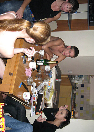 Young Sex Parties Youngsexparties Model Karupsha Kissing Masturbating jpg 16