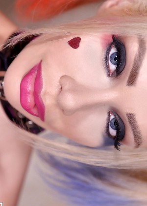 1byday Chessie Kay Spring Close Up Mobile Tube
