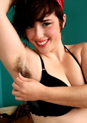 Atknaturalandhairy Simone Pioneer Hairy Pussy Rar