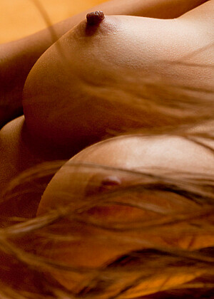 Babesnetwork Abigail Mac Mona Undressing Muscles