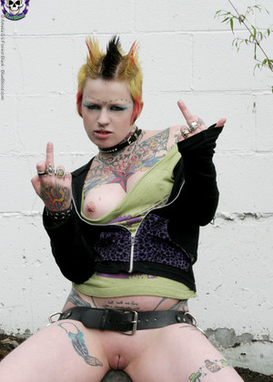 Barelyevil Barelyevil Model Daily Punk Gf Station