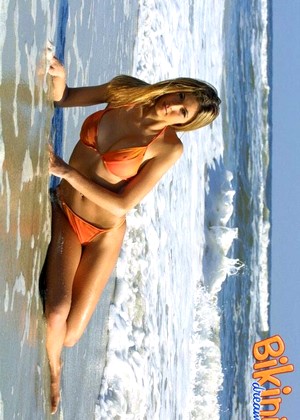 Bikinidream Bikinidream Model August Beach Mobi Porn