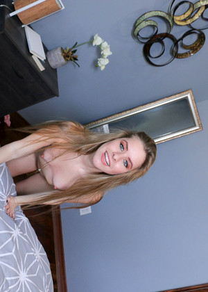 Dadcrush Lily Ford Typical Close Ups Mobi Clips