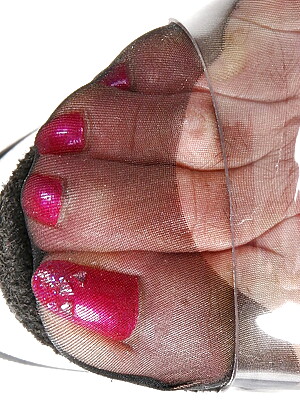 Goldenfeet Lady Sarah Fingering Feet Fat Wet