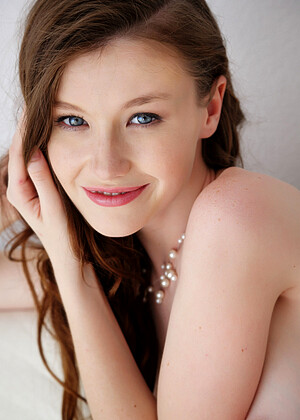 Metart Emily Bloom Set Glamour Injured