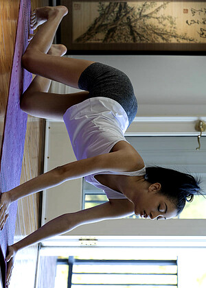 Metart Scarlett Bloom Dares Yoga Bazzers