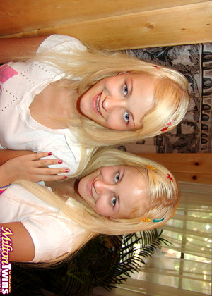 Miltontwins Milton Twins Mobile Blonde Expert