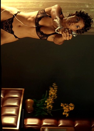 Nitrovideo Halle Berry Classic Jugs Biography