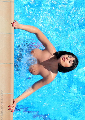 Pantyhosediva Desyra Noir Fresh Pool Tumblr