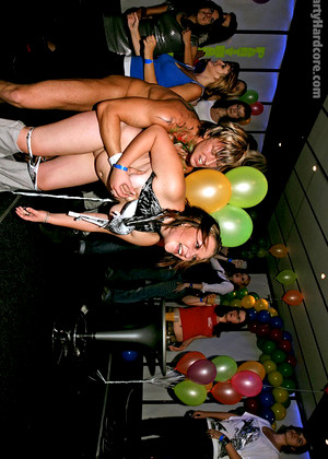 Partyhardcore Partyhardcore Model Some Blowjob Vrxxx