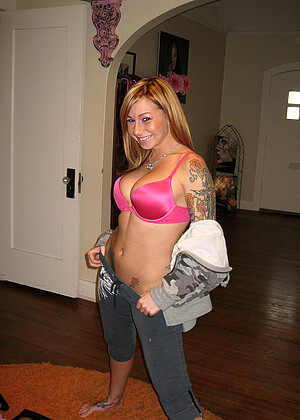 Pornfidelity Nikki Rhodes Ryan Madison Scarlett Pain Kassin Threesome Butt Assics