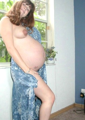 Pregnantbitchez Pregnantbitchez Model Funny Pregnant Thigh Gap