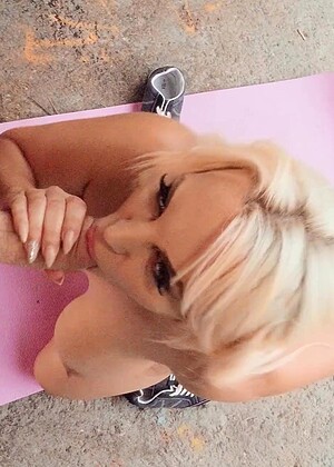 Publicpickups Blondie Fesser Avi Big Tits Gatas