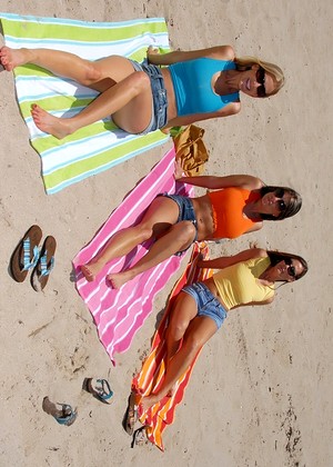 Realitykings Kristen Cameron Randi Lane Brianna Ray Xxxmag Beach Ladykinkyboots