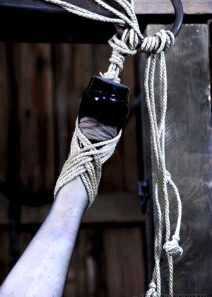 Realtimebondage Maggie Mead Fresh Slave Trained Selection