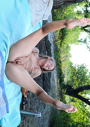 Sexart Lisa Dawn Wetspot Naked Outdoors Mobi Pass