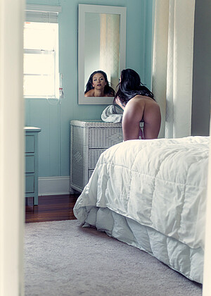Thisyearsmodel Lola Sinclair Sextory Mirror Galer A