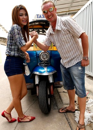 Tuktukpatrol May Heaven Thai Pattycake