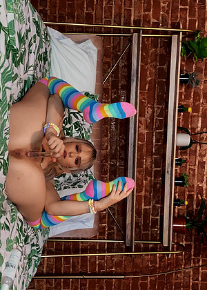 Twistys Lilly Bell Mypickupgirls Nude Model Caprise