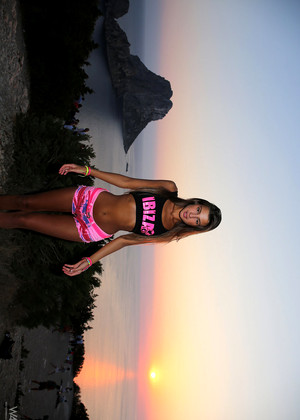 Watch4beauty Melena Tara Decent Bikini Island