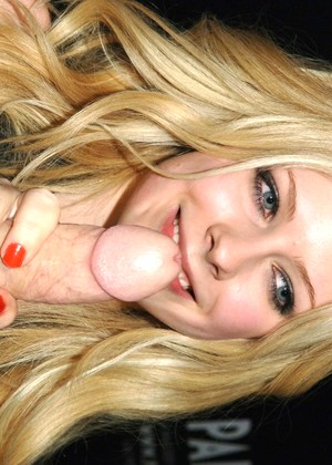 Wonderfulkatiemorgan Avril Lavigne Platinum Anus Vip Token