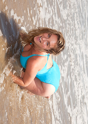 Zishy Cassie Becker Daringsex Beach Throats